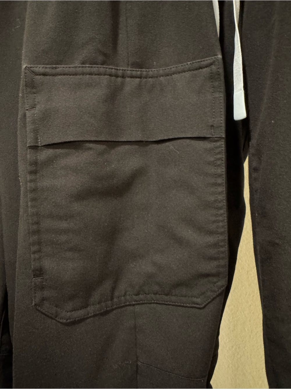 FIGS Men’s Black Set scrubs Size Medium Top + Jogger Pants - Picture 9 of 13
